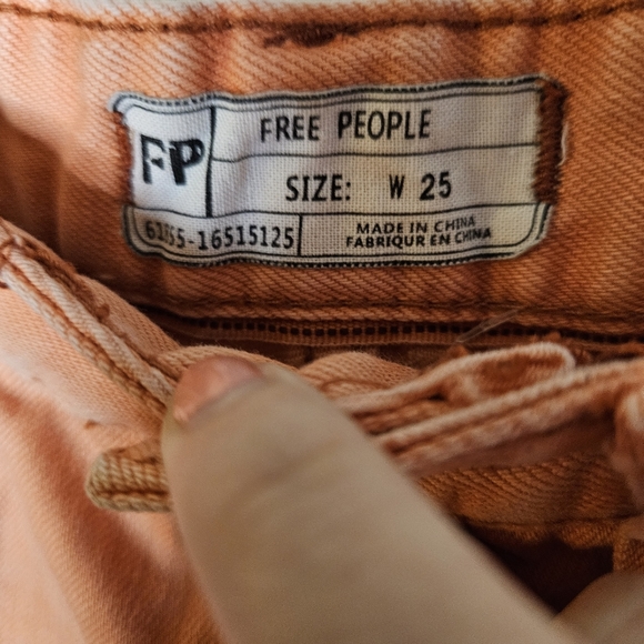 36. Free People Uptown Poppy Shorts - Picture 6 of 8